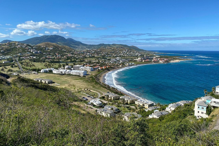 St Kitts: Escursione a piedi e visita del vulcanoSt Kitts: escursione sul vulcano e escursione turistica