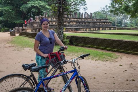 Polonnaruwa: Ancient City Guided Cycling Tour