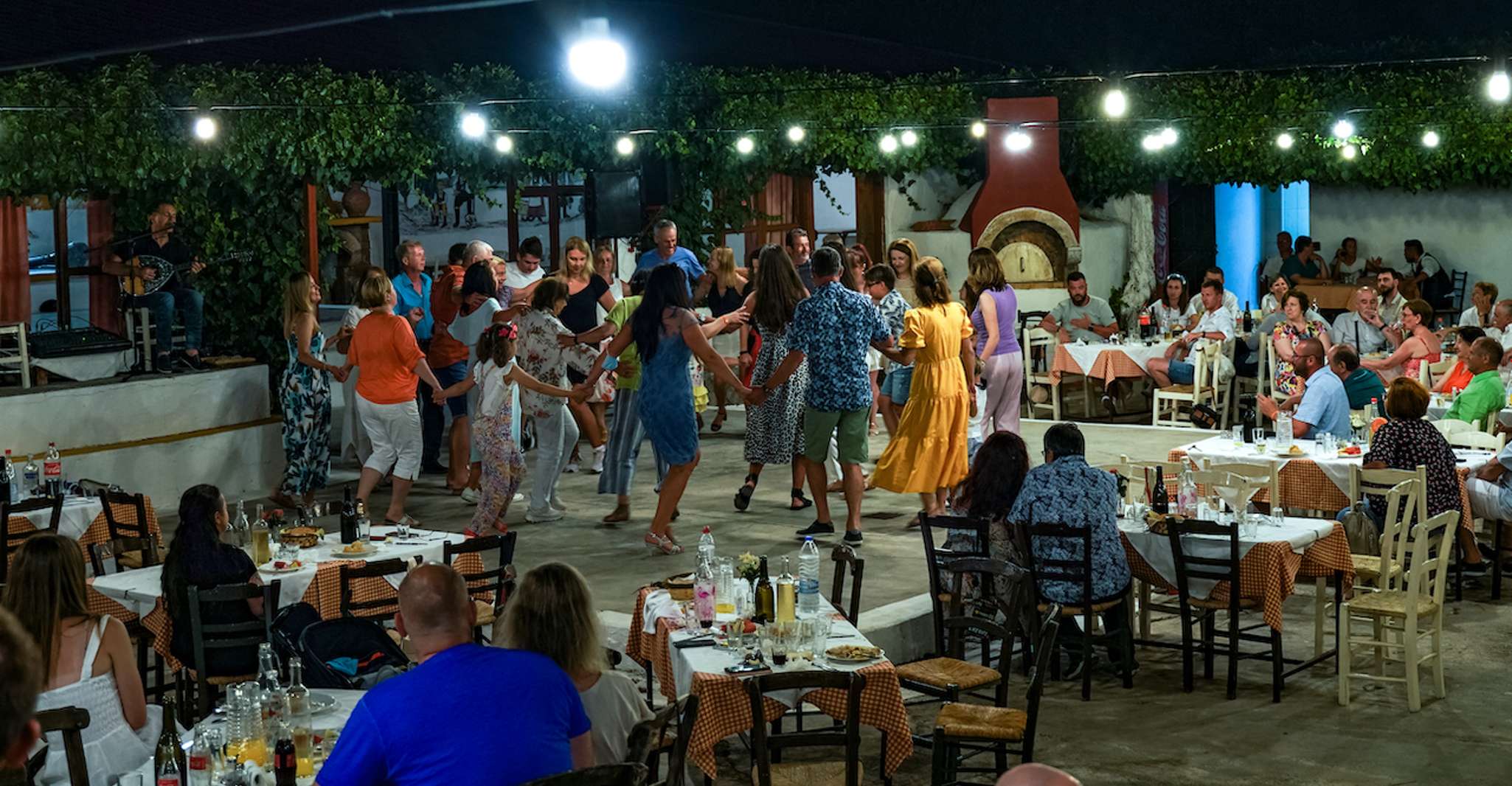From Heraklion, Cretan Village, Dance Show, Dinner & Pickup - Housity
