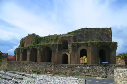 BENEVENTO private tour: historic center with Roman monuments