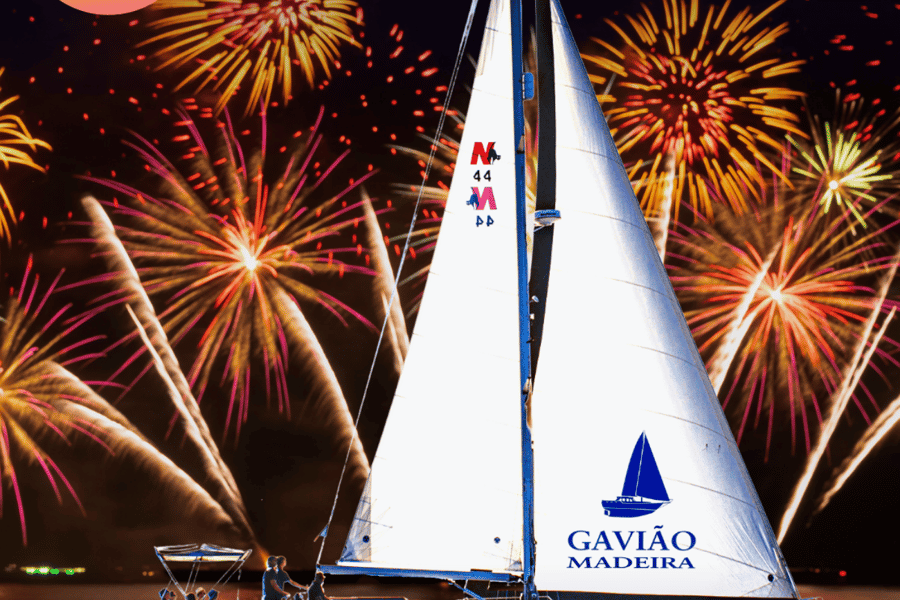 Funchal: Feuerwerk beim Atlantikfestival und Segeltörn in der Bucht. Foto: GetYourGuide