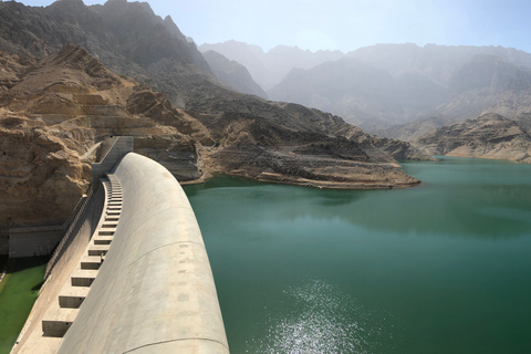 De Mascate: excursão guiada de 2 dias a Wadi Shab e Ras Al Jinz