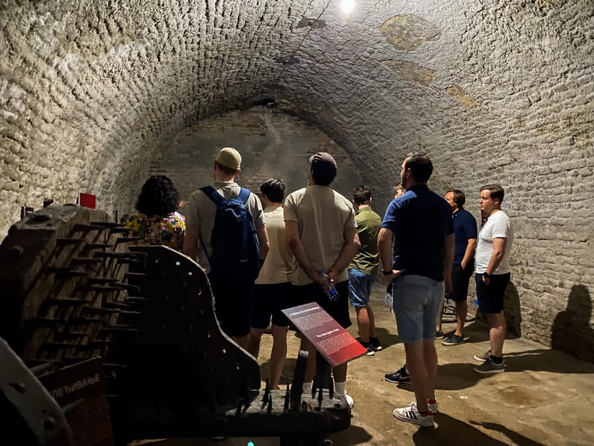 Belgrado, Fortress Underground Tour w/Wine Lungo il fiume - Hizvo