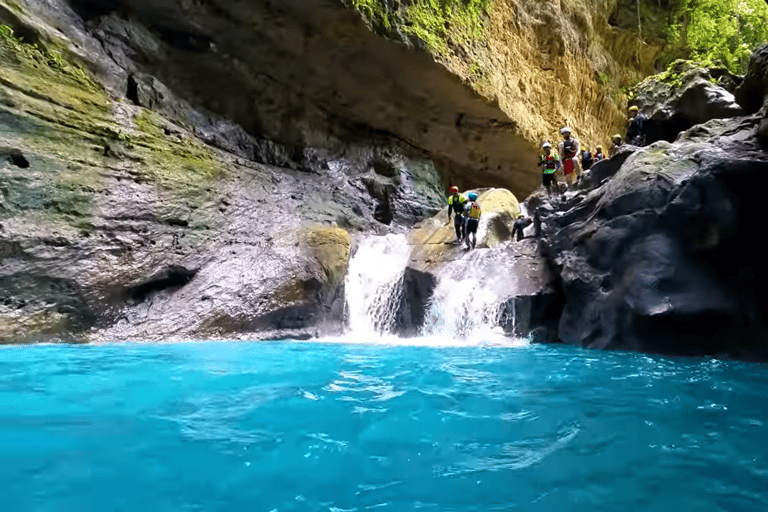 Cebu : Excursion en groupe à Oslob Whaleshark et Canyoneering avec déjeuner