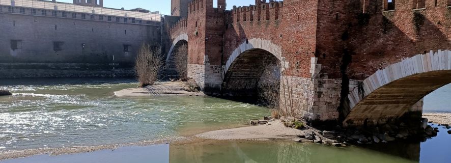 Verona: the monolingual tour of highlights and hidden gems