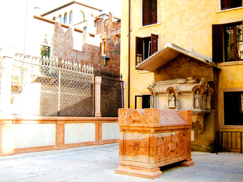 Tour to discover the Unique History of Verona, the City of Art 2024