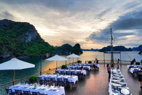 Van Hanoi: 3-daagse Halong-Lan Ha Bay Cruise met maaltijden en grotVan Hanoi: 3-daagse Halong-Lan Ha Bay Cruise met maaltijden, grot