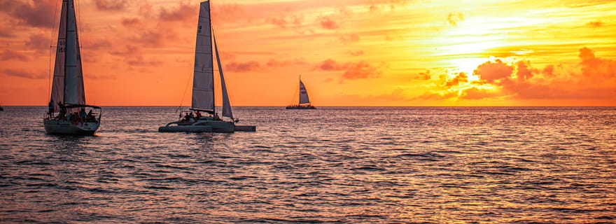 Sunny Beach : Croisière en catamaran au coucher du soleil avec dîner et prosecco