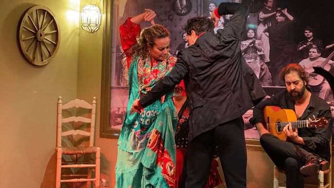 Seville: Flamenco Show with Optional Andalusian Dinner