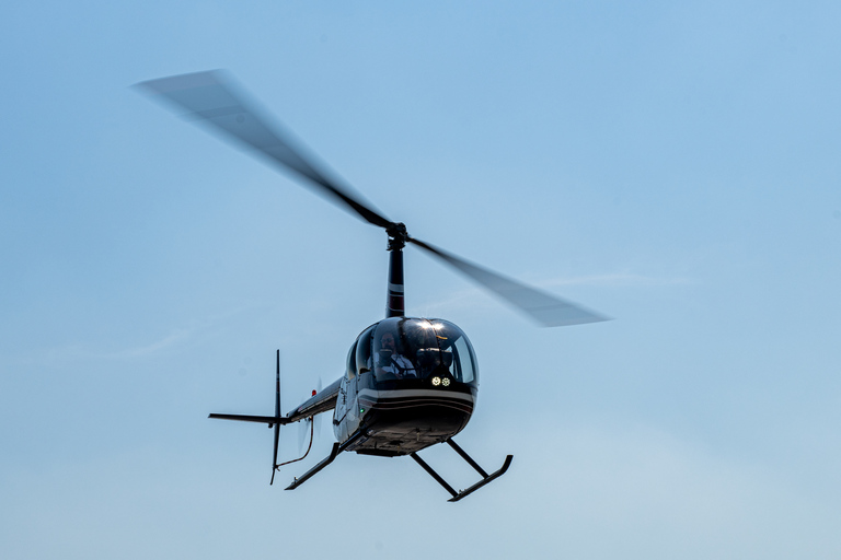 From Westchester: NYC Private Helicopter Tour for Couples 30-Minute R44 Helicopter Tour with Transfers