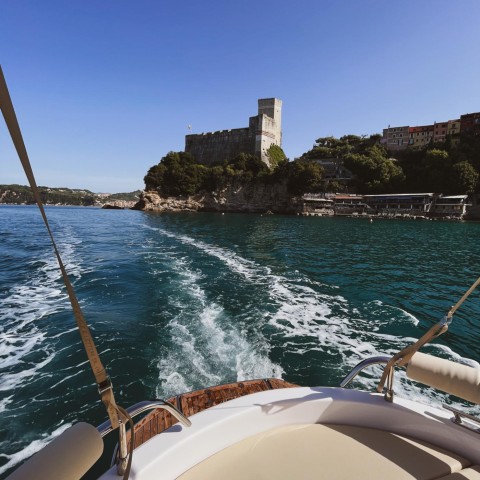 Visit Portovenere Lerici Boat Tour with Aperitif on board in Lerici