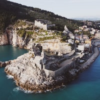 Portovenere, recorrido por barco privado guiado con aperiti - Housity
