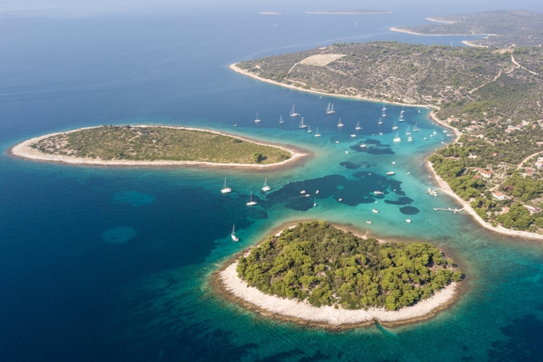 Von Split aus: Blaue Lagune, Trogir und 3 Inseln Speedboat-Fahrt