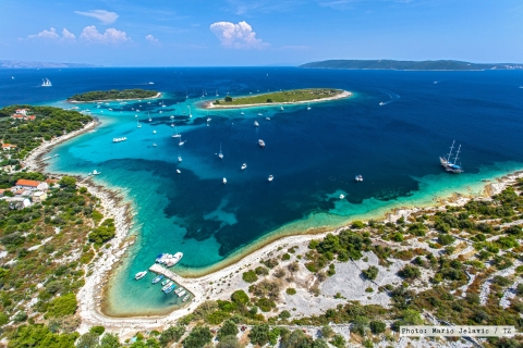 Desde Split: paseo en lancha rápida por la laguna azul, Trogir y 3 islas
