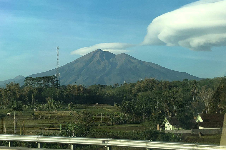 Yogyakarta:Yogyakarta Bromo Sunrise Ijen Blue Fire Land Tour