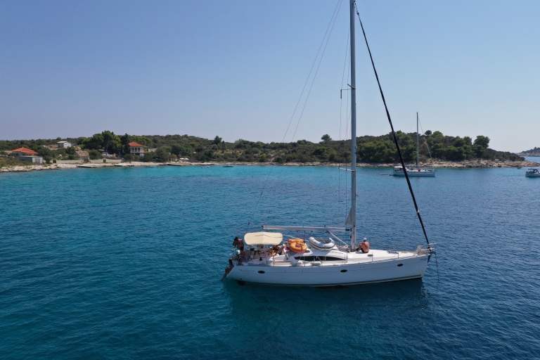 Au départ de Split : Croisière privée en voilier à travers les îles