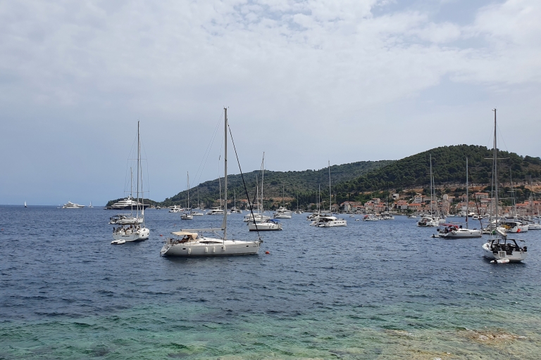 Au départ de Split : Croisière privée en voilier à travers les îles