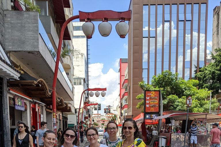 São Paulo: Liberdade & Bixiga Street Food Tour op zondag