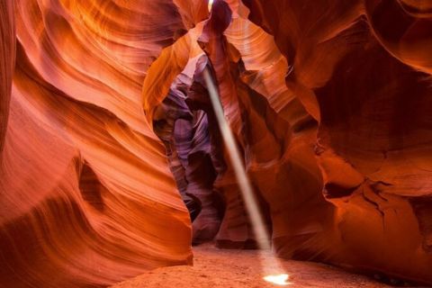 Page : Excursion dans le canyon Upper Antelope Canyon avec un guide Navajo