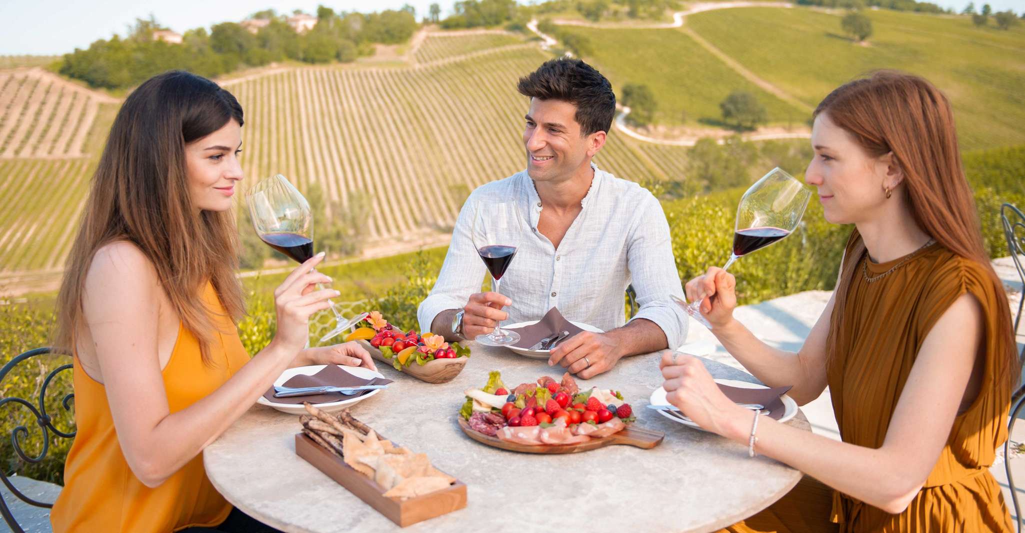 Bologna, Olive Grove und Weinberg Tour mit Produktproben - Hizvo