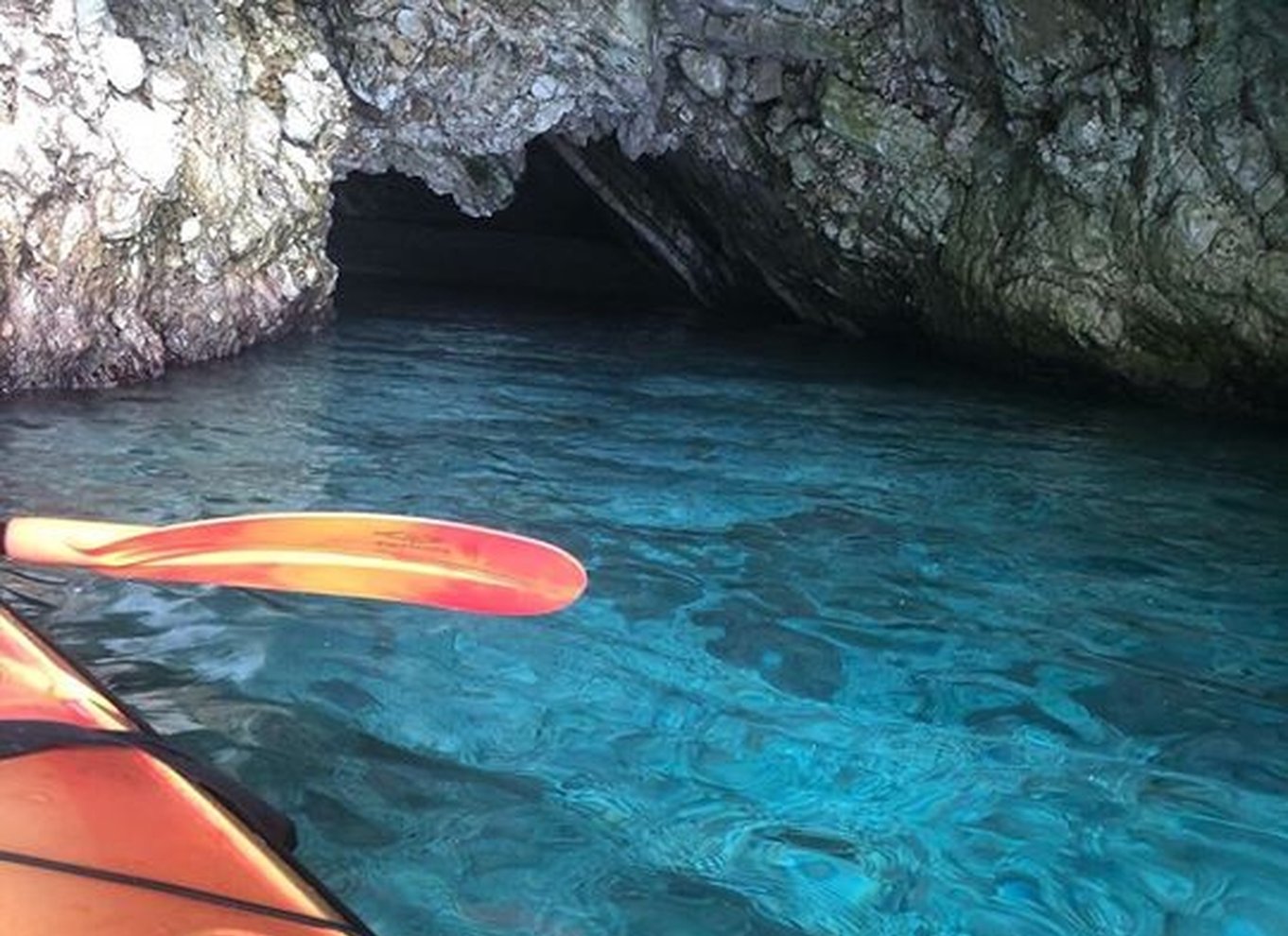 Lefkada: Kajaktur i den skjulte blå grotte med frokost og frugt