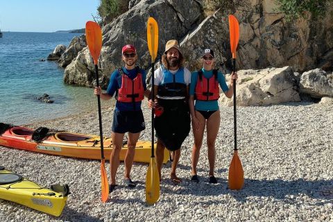 Mikros Gialos: Agios Ioannis & Papanikolis Cave Kayak Tour