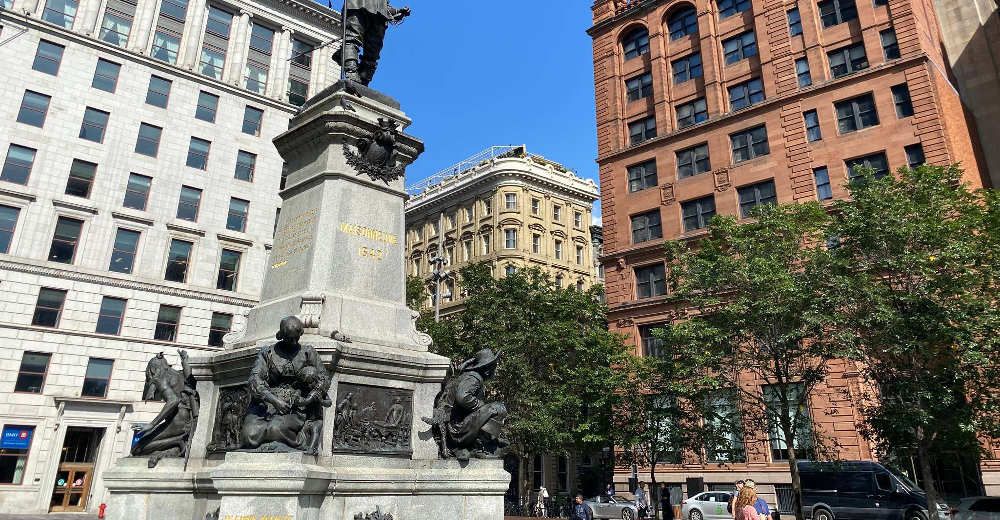 Montreal, East and West Old Montreal Guided Walking Tour - Hizvo