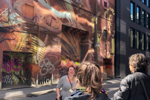 Montreal: visita guiada a pie por los murales de MontrealTour en grupo en francés