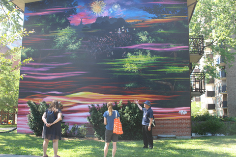 Montreal: visita guiada a pie por los murales de MontrealTour en grupo en francés