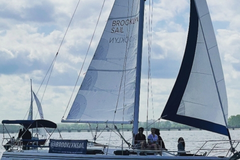 Sailing Tour New York with Brooklyn Sail Non-Private Cruise