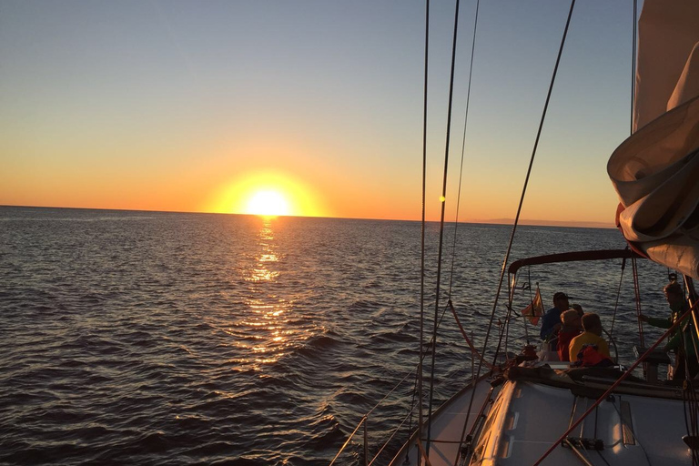 Desde Heraklion Creta: Excursión Privada al Atardecer a la Isla de DiaExcursión en velero a la isla de Dia Excursión al atardecer