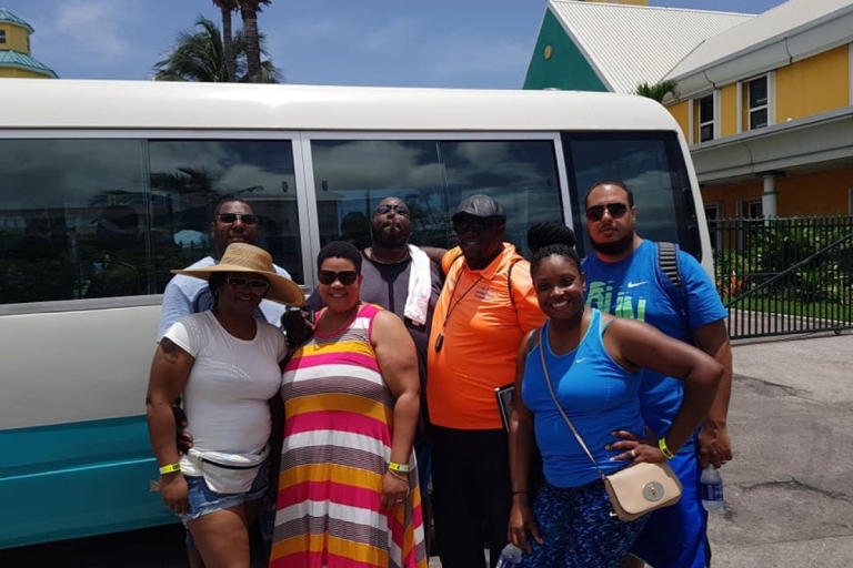 Nassau: recorrido por lo más destacado de la isla con degustación de ron