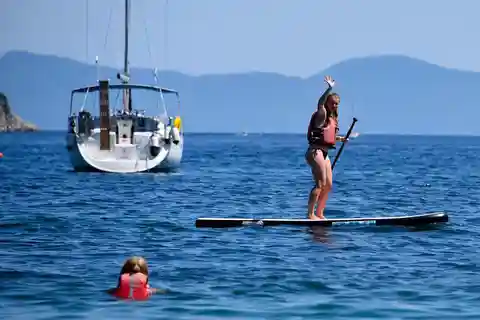 Lefkada: excursão guiada de stand-up paddle na ilha de meio dia