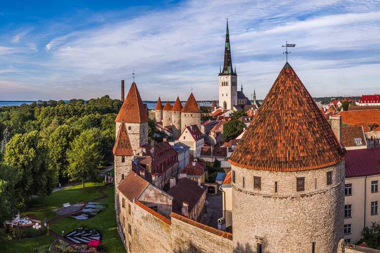 Desde Estocolmo: crucero de ida y vuelta de 3 días a Tallin y desayuno