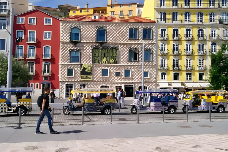 Lisboa: Excursão turística privada de Tuk Tuk e histórias históricas