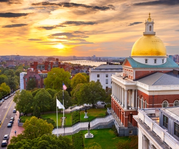 Boston: Summer Nights Trolley Tour and River Cruise