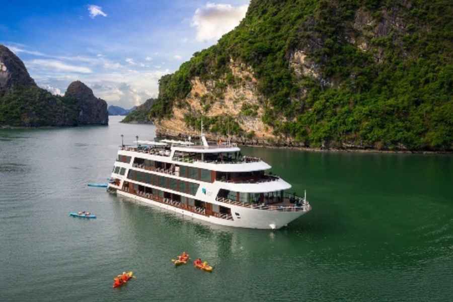 Hanoi: 2-tägige Ha Long Bay 5-Sterne-Kreuzfahrt Tour mit Aktivitäten