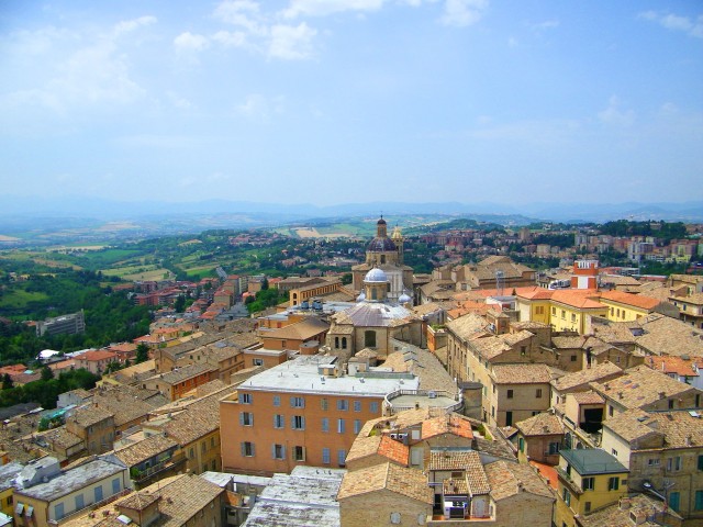 Visit Macerata private tour old town and open-air opera house in Macerata