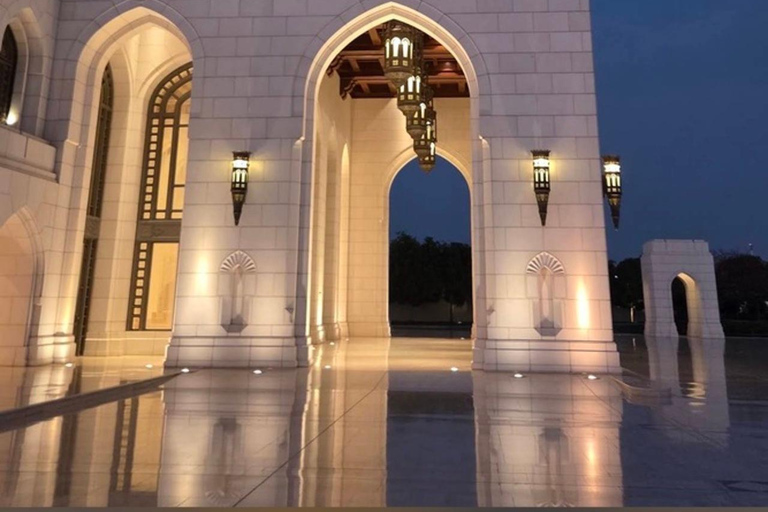 Muscat Evening Experience: Souq Walk, Coastal Views & Local