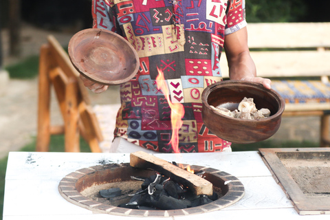 Kampala: Traditional Ugandan Cooking Class & Meal Chicken Luwombo Experience