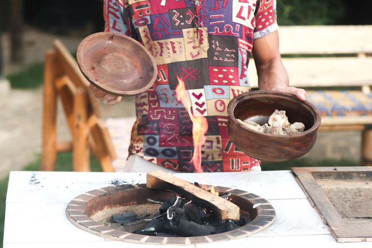 Kampala: Traditional Ugandan Cooking Class & Meal Chicken Luwombo Experience