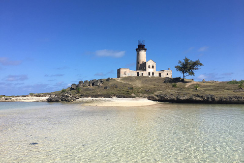 Depuis Blue Bay : excursion en hors-bord sur l'île aux Cerfs avec barbecue