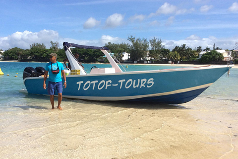 Von Blue Bay aus: Ile aux Cerfs Speedboat-Ausflug mit BBQ