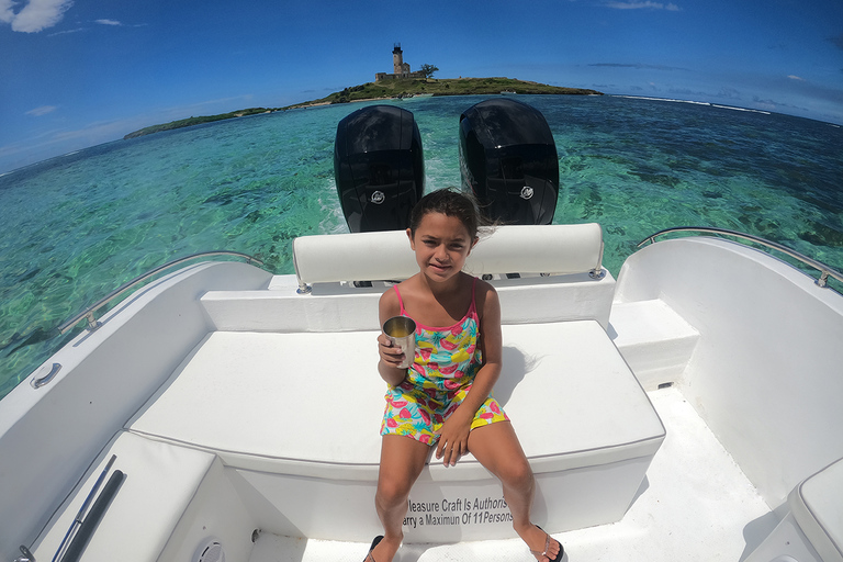 Von Blue Bay aus: Ile aux Cerfs Speedboat-Ausflug mit BBQ