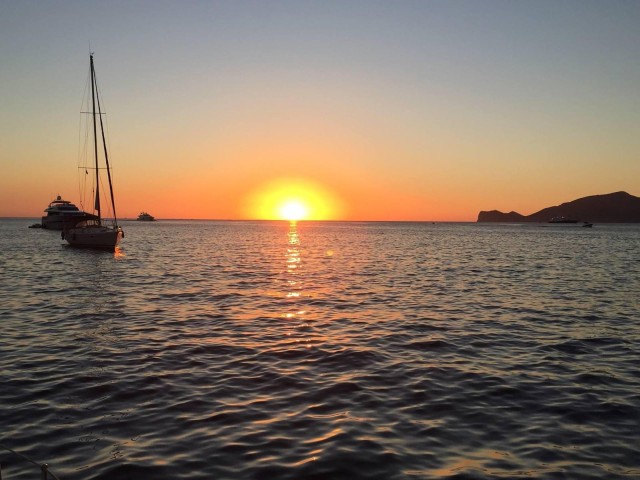 Visit Fornells Bay Sunset Sailing Trip by Sailboat in Menorca