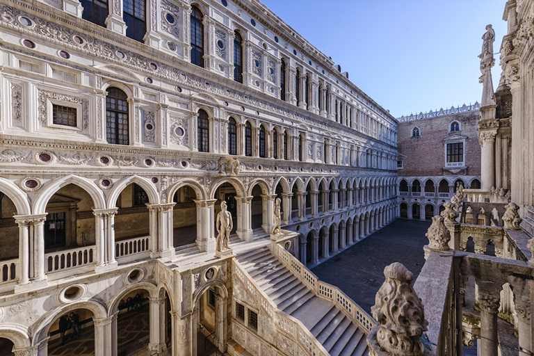 Venedig, Venedig Dogepalatset Guidad tur med valfri gondolturTur i liten grupp på engelska utan gondoltur