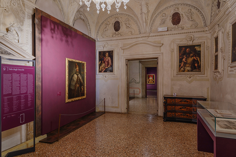 Venice: Doge&#039;s Palace Guided Tour with Optional Gondola RideSmall Group Tour in English without Gondola Ride