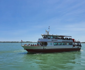 Venice: Murano & Burano Panoramic Boat Tour w/ Glassblowing