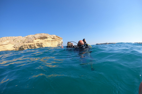 Mascate Experiencia privada de submarinismo en la playa de Qantab