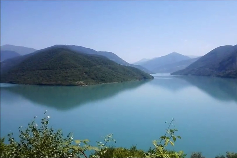 Desde Tiflis : Tour privado guiado por KazbegiAnanuri, Gudauri, kazbegi